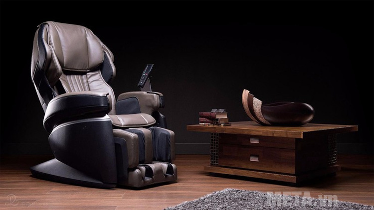 Ghế massage toàn thân Fujiiryoki JP-1000 giúp bạn thư giãn sau ngày làm việc căng thẳng 