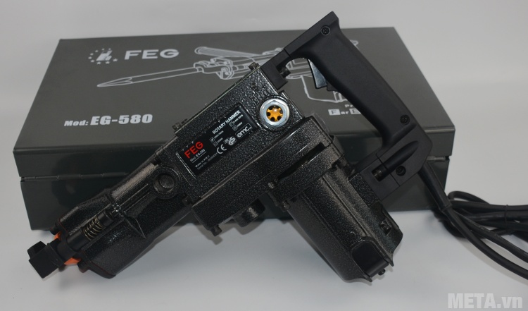 Máy khoan bê tông FEG 38mm EG-580 có hộp đựng bảo quản máy bền lâu.